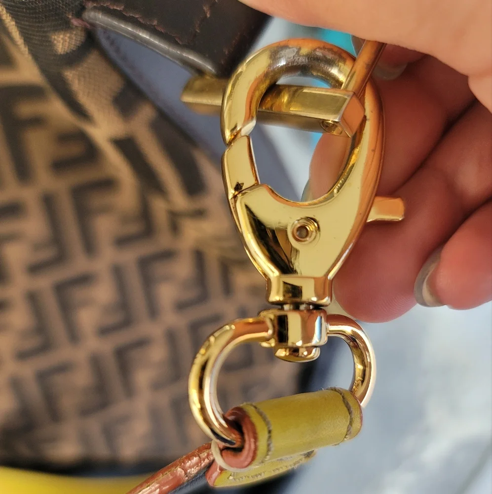 Fendi Logo Bag - Picture 15 of 16